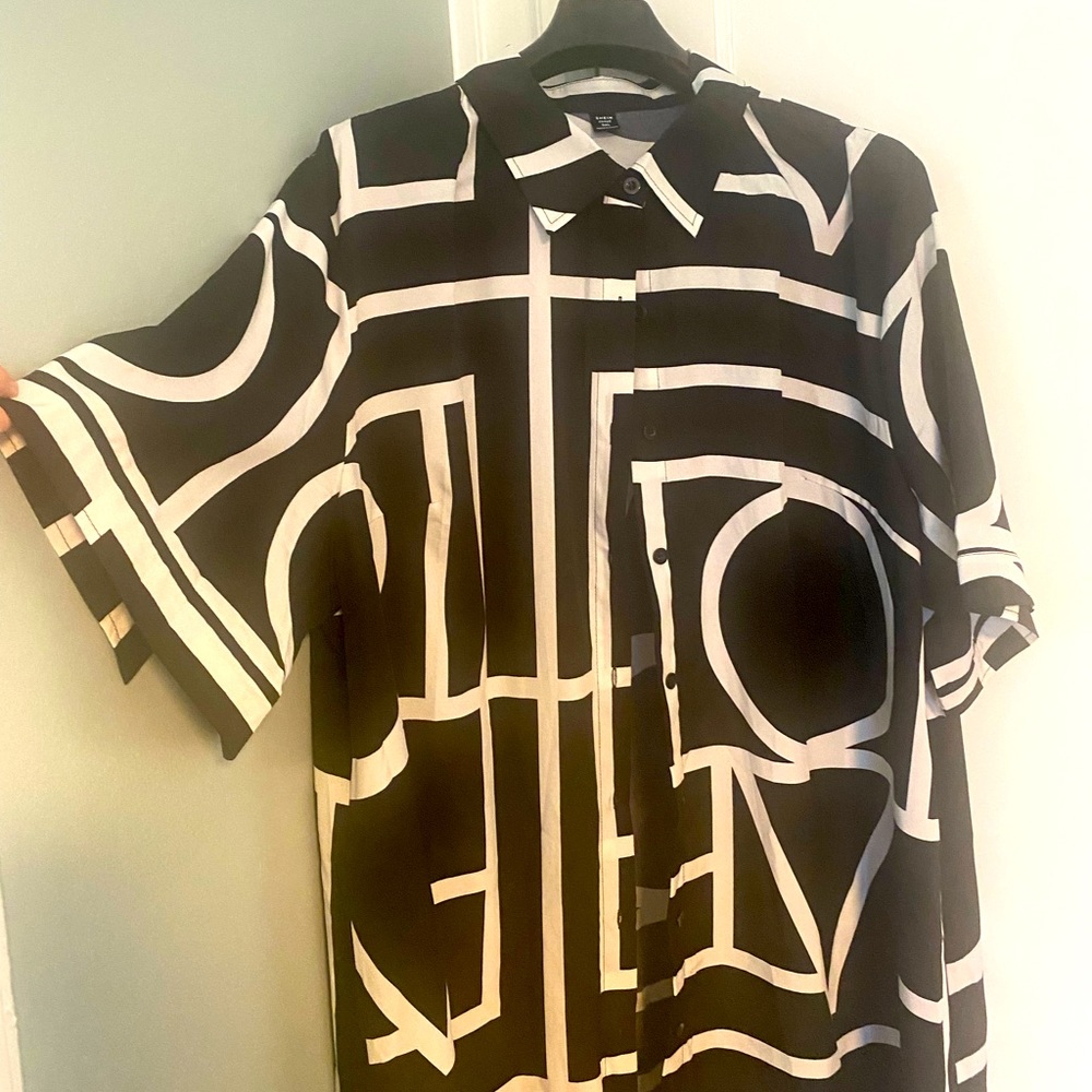 Shein Tunic in modern black & white